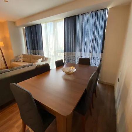 Appartement Merkezi Ve Huzurlu Istanboel